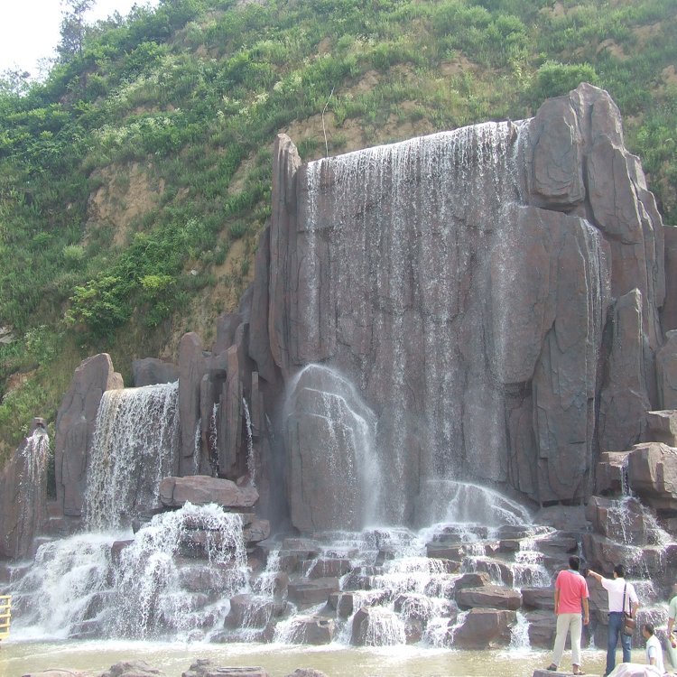 水泥直塑的假山场景可以用在什么地方？